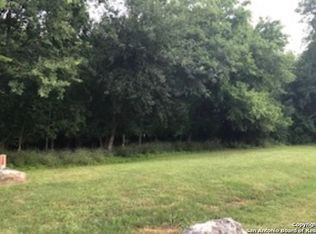 302 Wagon Xing, Universal City, TX 78148
