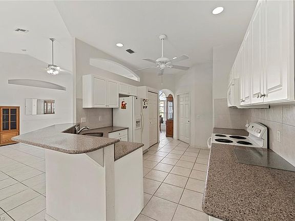 5th image of 2126 SE 8th Ter