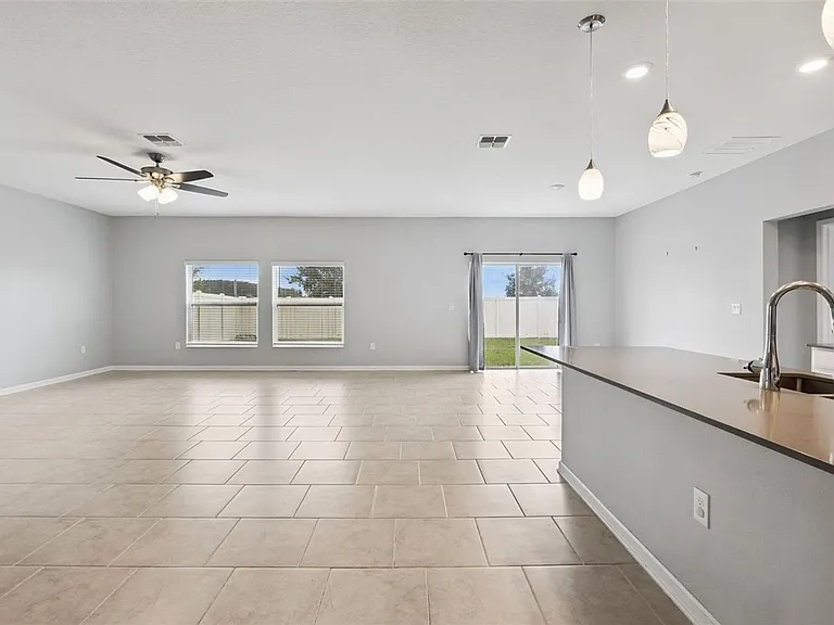781 Taurus Ln — Photo 6