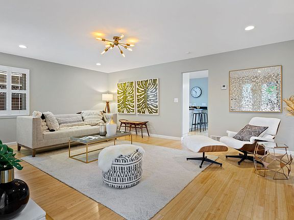 3rd image of 854 Willow Glen Way