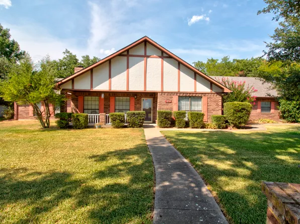 1219 Kiowa Dr E, Lake Kiowa, TX 76240