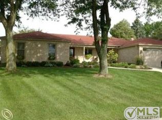 191 Hampshire Dr, Troy, MI