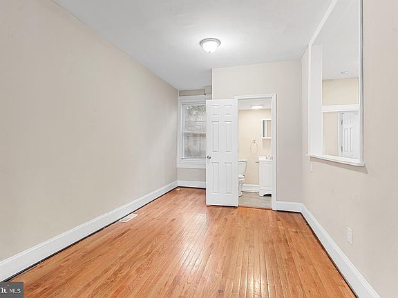 4th image of 530 Winston Ave