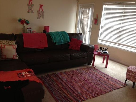 4th image of 410 Abaco Cir