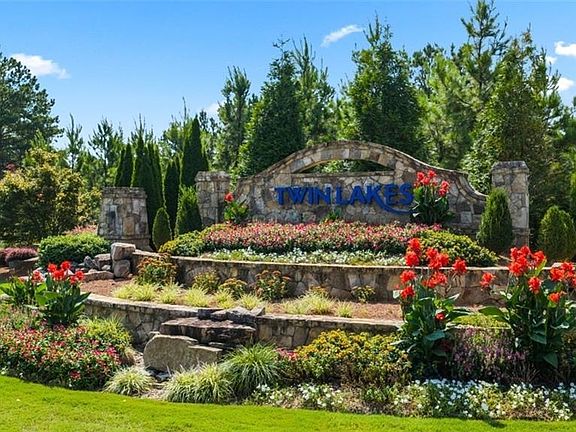 3rd image of 513 Great Salt Ln