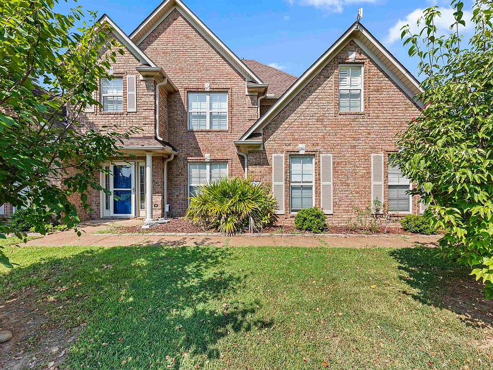 1st image of 62 Stillwater Ln
