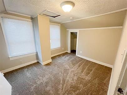 5th image of 137 Locust Ave