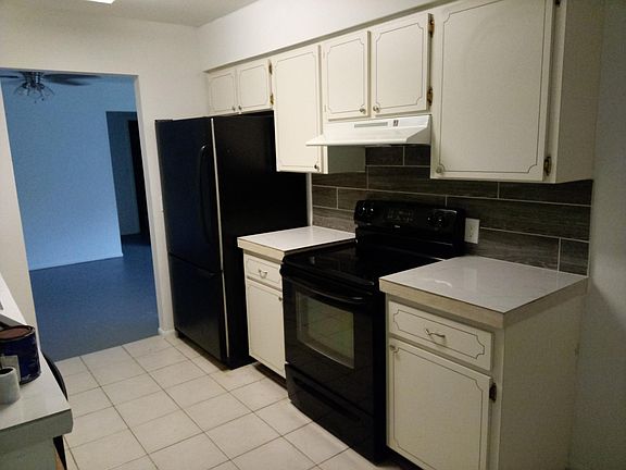 3rd image of 4535 Linwood St