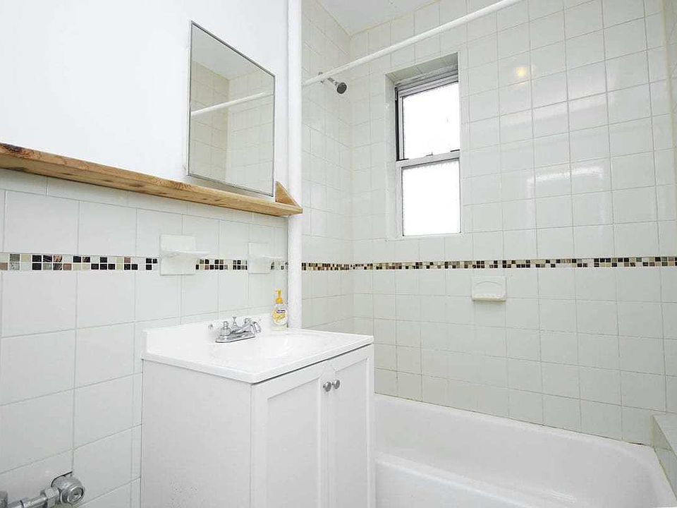 1st image of 3095 30th St APT 1C