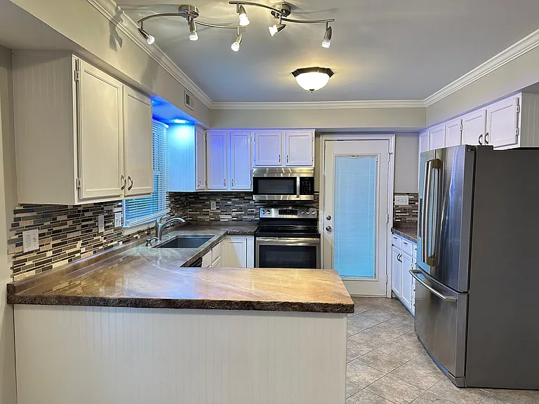 11724 Apleby Ln — Photo 23