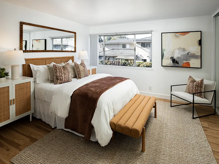 Solano Apartments — Photo 4