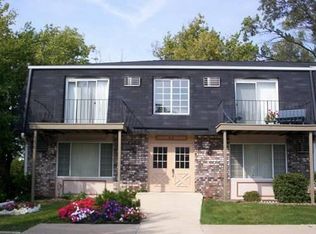 808 N Southgate St APT 3, McHenry, IL 60050