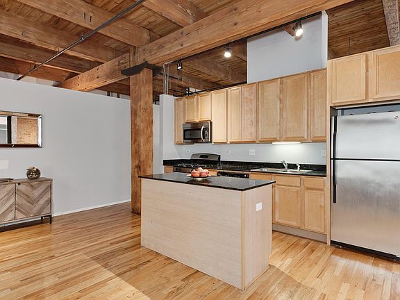 4th image of 625 W Jackson Blvd APT 211