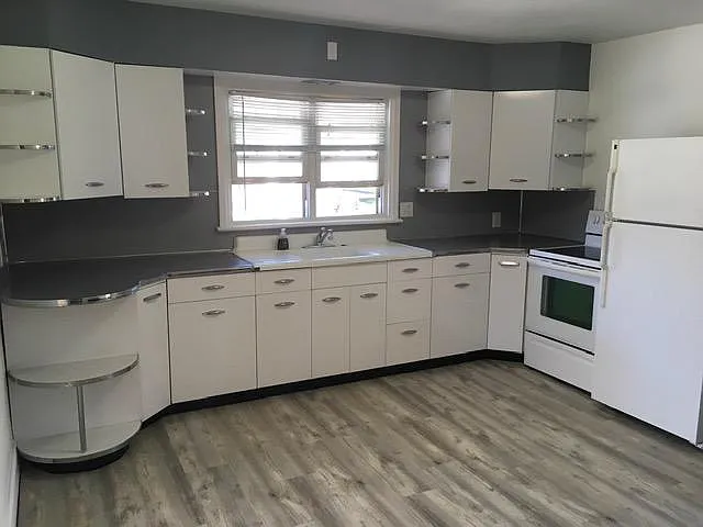560 Seip Ave — Photo 3