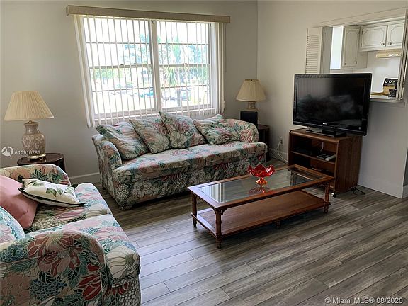 2nd image of 209 Farnham Cres #209-I