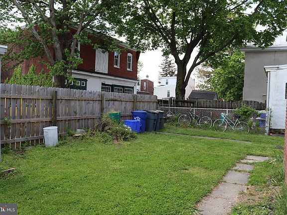 3rd image of 421 Lyceum Ave APT 1M