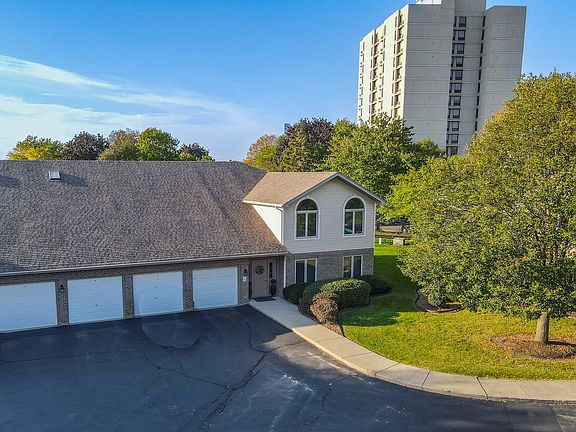 2nd image of 2617 Crescenzo Dr