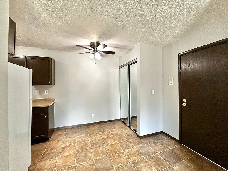 Breckenridge Davenport Apartments — Photo 28