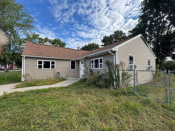 2nd image of 114 Earl Ave