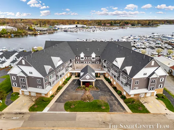 917 W Savidge St Unit 1, Spring Lake, MI 49456