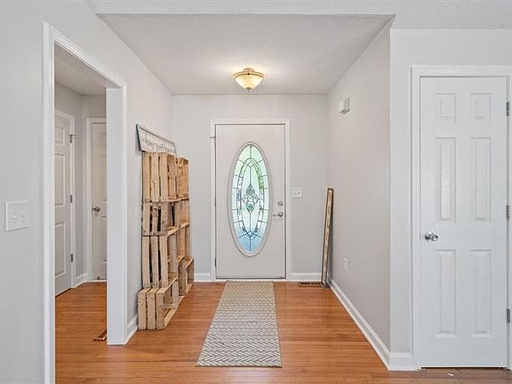 3rd image of 13663 Barber Ave