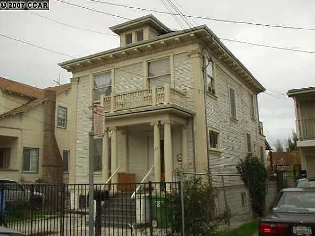 2118 10th Ave photo 1