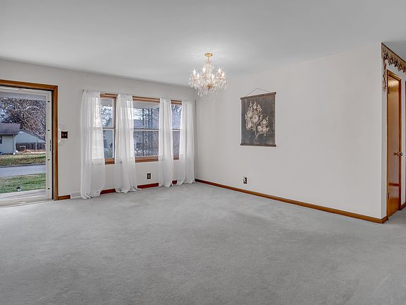 2nd image of 2021 Roanoke Ln