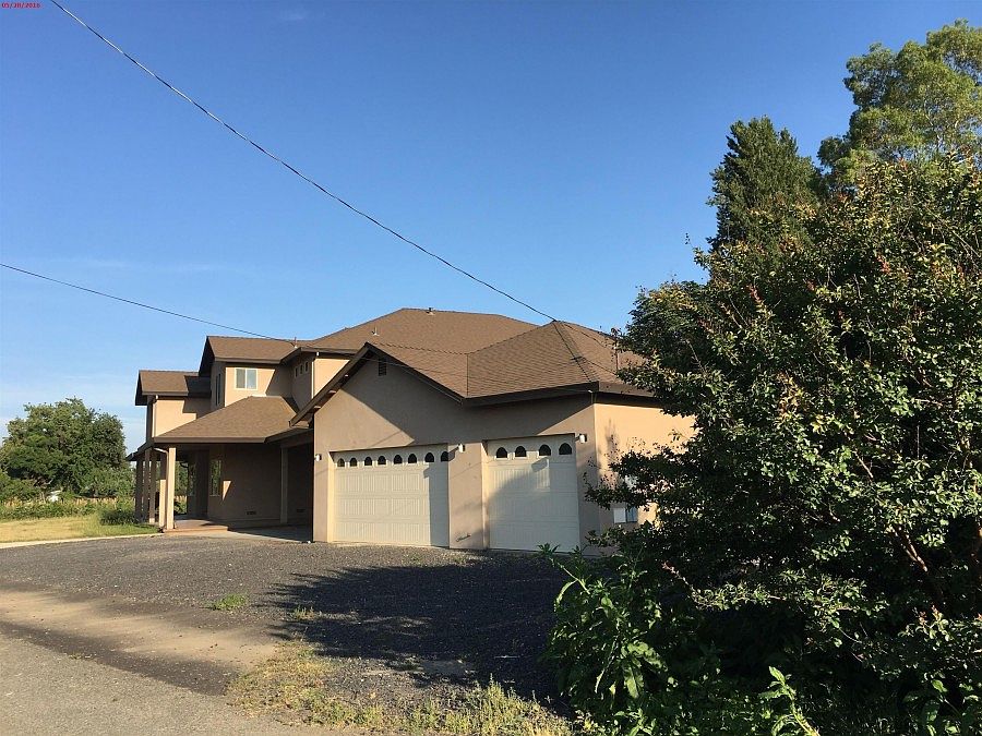 2nd image of 492 Johnson Clan Ave
