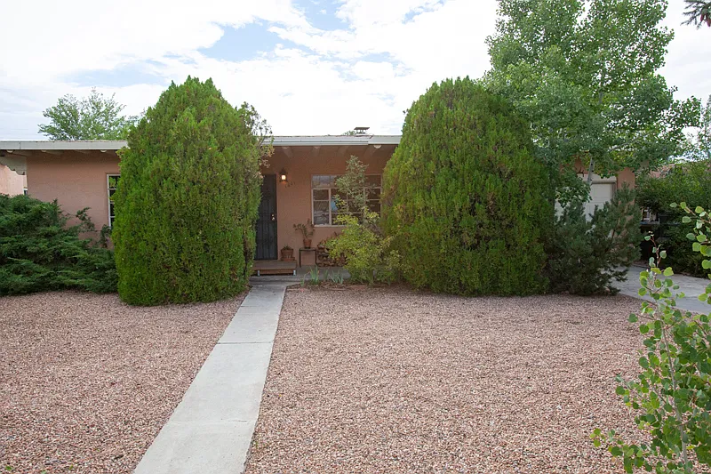 3 bed, 1300 sqft, $2,500 — Photo 3