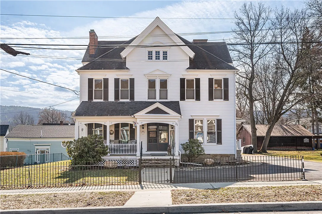 21 Shethar St photo 1