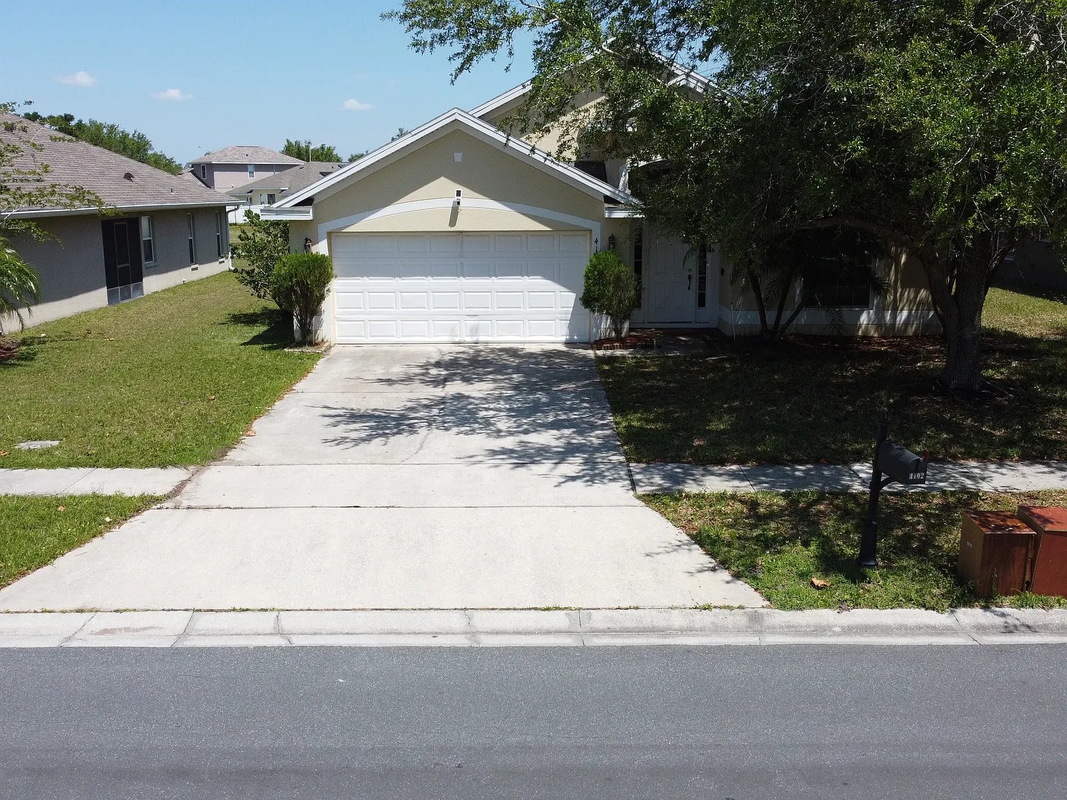 4 bed, 1945 sqft, $800 — Photo 1