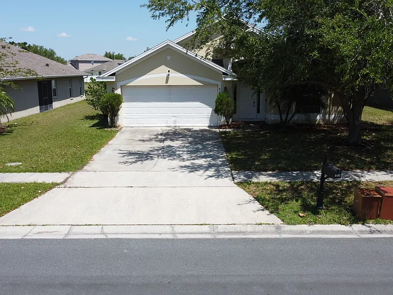 4102 Longworth Loop — Photo 1