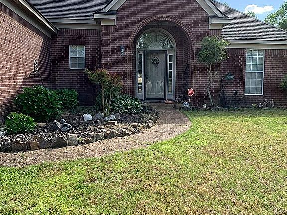 3rd image of 10657 Lexington Dr
