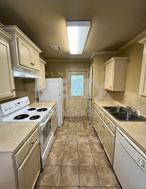 2 bed, 2.0 bath, 1000 sqft, $975 — Photo 2