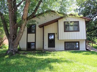 2809 Center Lake Dr, Spirit Lake, IA 51360