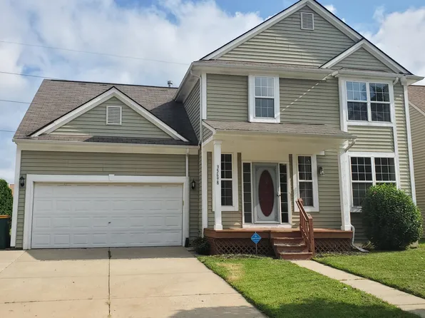 35698 Hawthorne Dr, Romulus, MI 48174