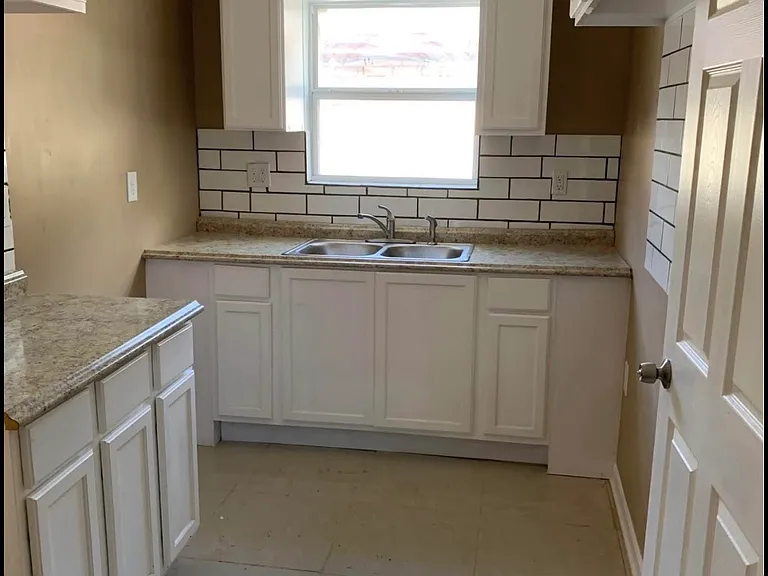 4551 Wilson Ave — Photo 4