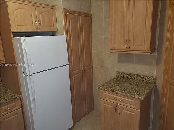 5th image of 1046 Coral Club Dr #1046