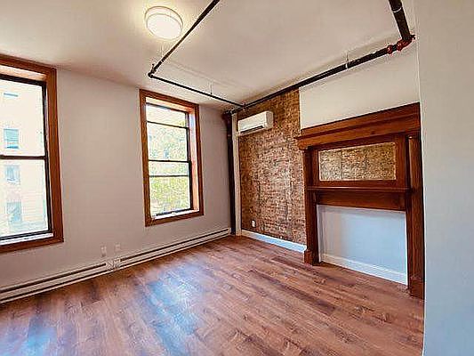 5th image of 24 W 123rd St #C
