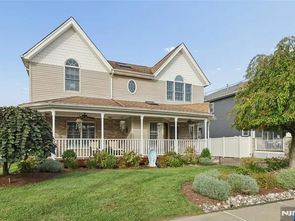 599 Oak Avenue, Saddle Brook, NJ 07663