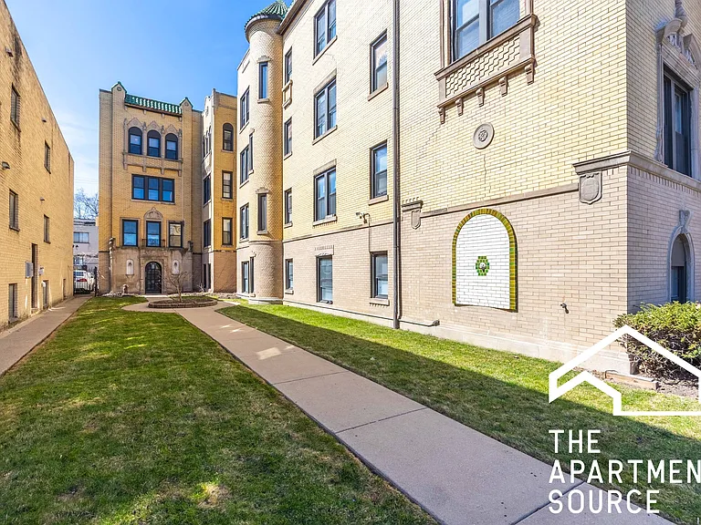 6148 N Francisco Ave — Photo 16