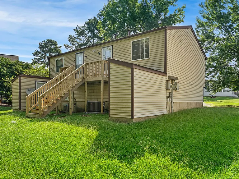 2421 Camellia Dr — Photo 25