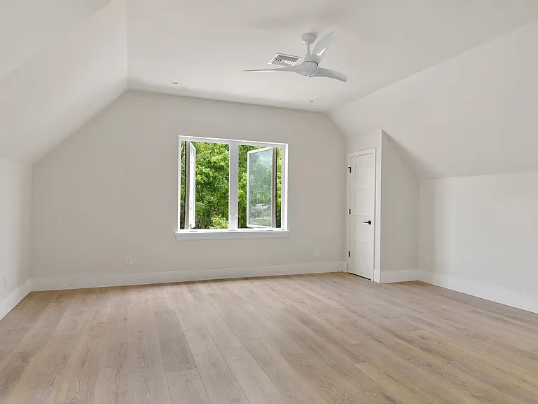 3222 Holliday Ave — Photo 6