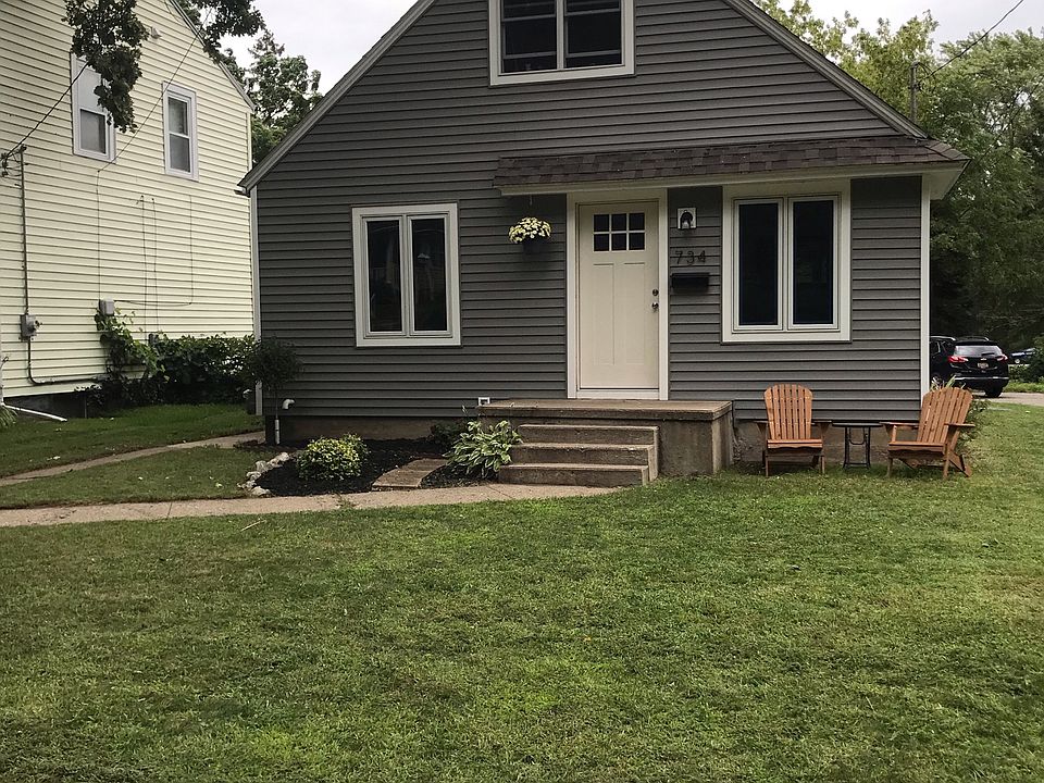 1st image of 734 Grand Ave NE