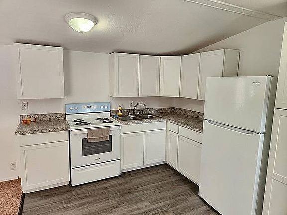 2nd image of 101 Cancun Ln
