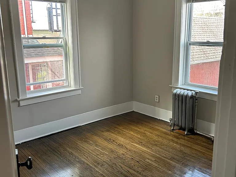 145 S Fitzhugh St — Photo 13