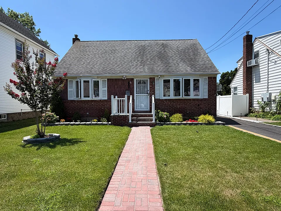 417 Burkhard Ave