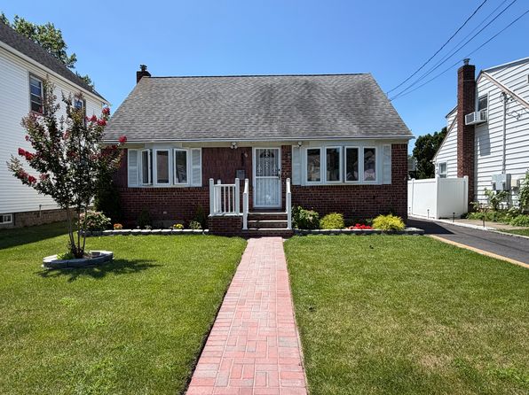 417 Burkhard Ave
