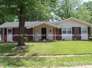 1646 Somerset Shire Dr, Florissant, MO 63031