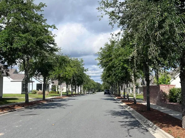 2 Parkside St, Freeport, FL 32439